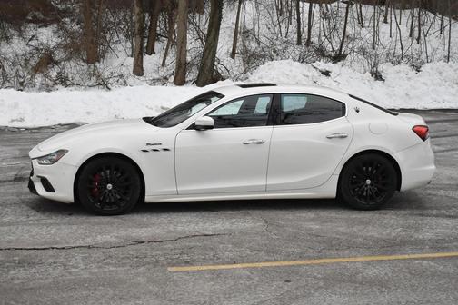 2022 Maserati Ghibli Modena Q4