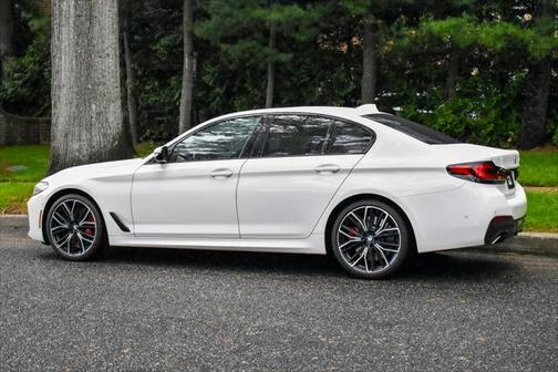 2021 BMW 540 540i