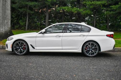 2021 BMW 540 540i