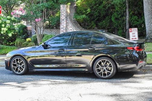 2022 BMW 530 i