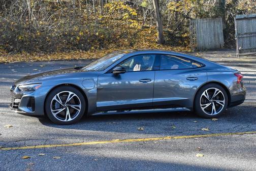 2022 Audi e-tron GT Premium Plus