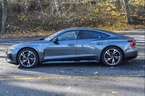 2022 Audi e-tron GT Premium Plus