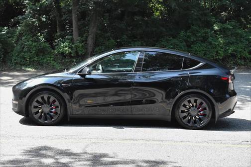 2022 Tesla Model Y Performance Dual Motor All-Wheel Drive