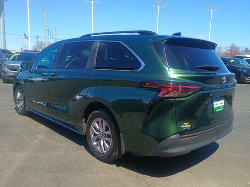 2023 Toyota Sienna XLE 7 Passenger