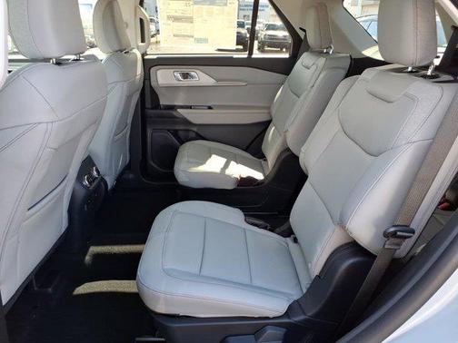 Space White Metallic 2026 Ford Explorer Active