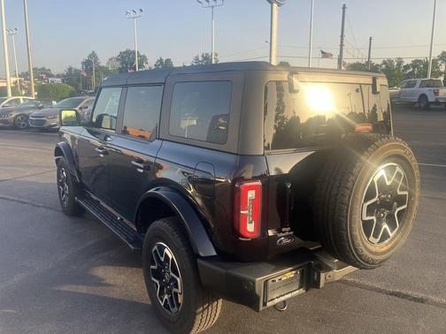 Shadow Black 2024 Ford Bronco Outer Banks