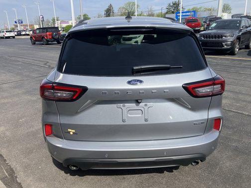 Iconic Silver Metallic 2024 Ford Escape ST-Line Elite