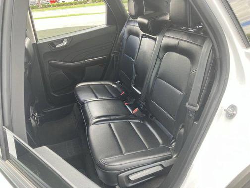 Oxford White 2021 Ford Escape SEL