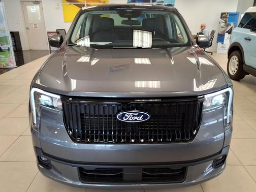 Carbonized Gray Metallic 2026 Ford Maverick Lobo Standard