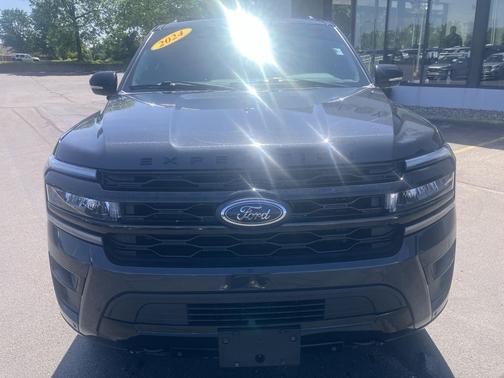 Dark Matter Gray Metallic 2024 Ford Expedition Max Limited