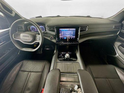 Baltic Gray Metallic Clearcoat 2024 Jeep Wagoneer Series II 4x4