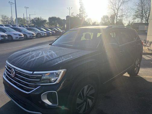 Deep Black Pearl 2025 Volkswagen Atlas 2.0T SEL