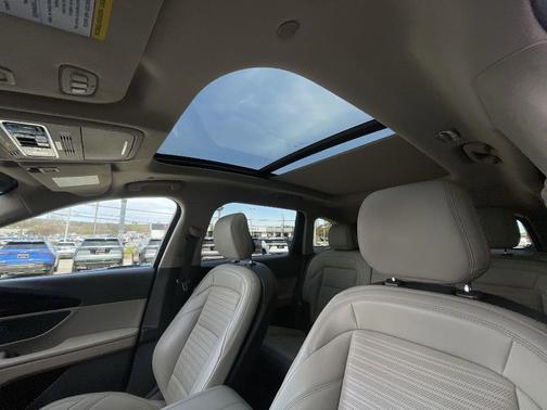 Infinite Black Metallic Clearcoat 2024 Lincoln Nautilus Reserve