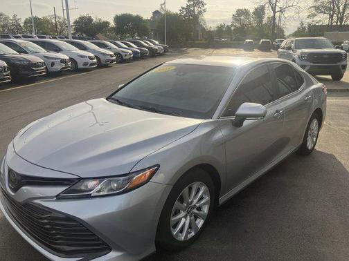 Celestial Silver Metallic 2018 Toyota Camry LE
