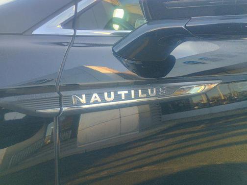 2021 Lincoln Nautilus Reserve