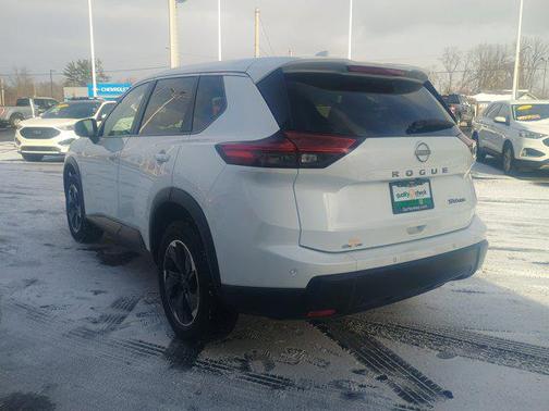 2024 Nissan Rogue SV
