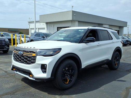 Star White Metallic Tri-Coat 2026 Ford Explorer Tremor