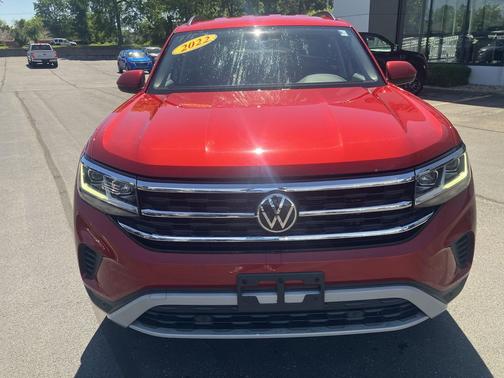 Red Metallic 2022 Volkswagen Atlas 2.0T SE w/Technology 4MOTION