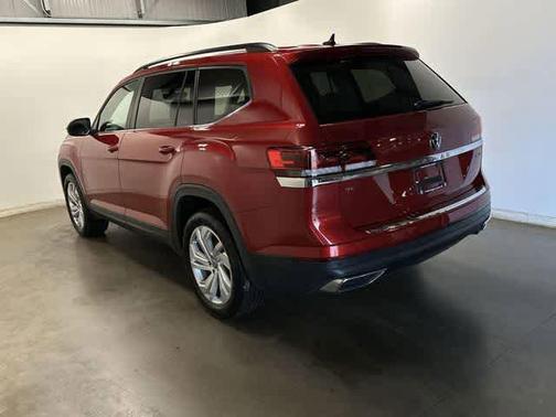Red Metallic 2022 Volkswagen Atlas 2.0T SE w/Technology 4MOTION