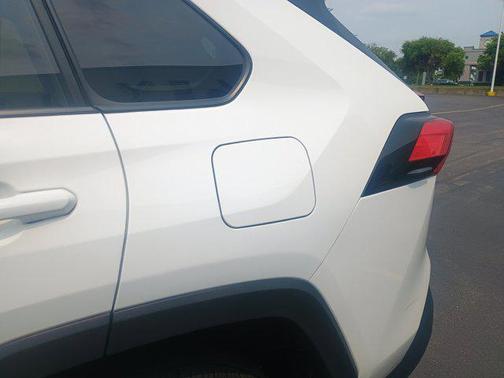 2019 Toyota RAV4 Hybrid XLE