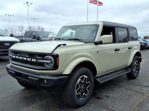 2026 Ford Bronco Outer Banks