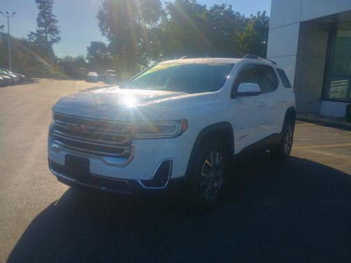 2023 GMC Acadia AWD SLT