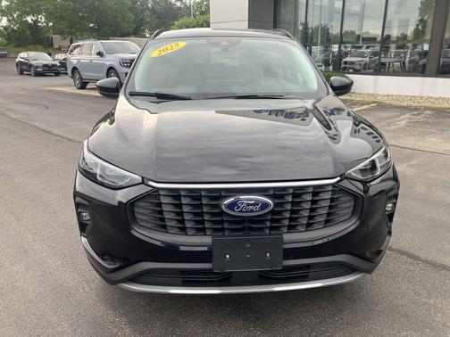 Agate Black Metallic 2025 Ford Escape Platinum