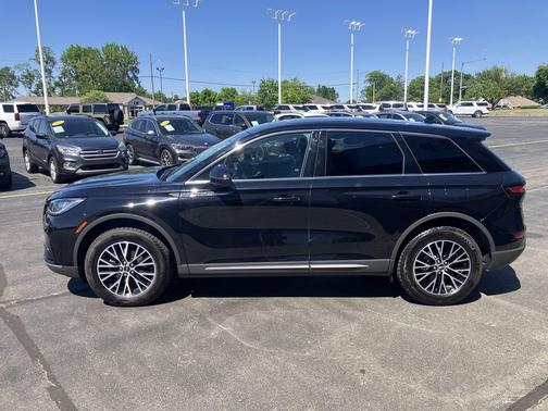 Infinite Black Metallic Clearcoat 2023 Lincoln Corsair Standard