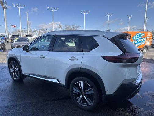 2023 Nissan Rogue SL