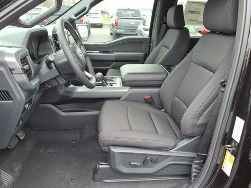 Agate Black Metallic 2026 Ford F-150 XLT