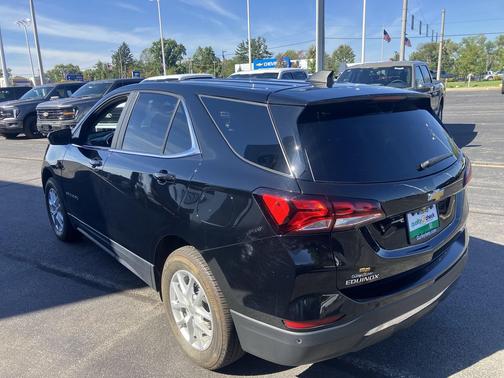 Mosaic Black Metallic 2024 Chevrolet Equinox 1LT