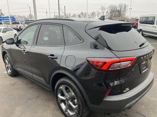 2025 Ford Escape ST-Line Select