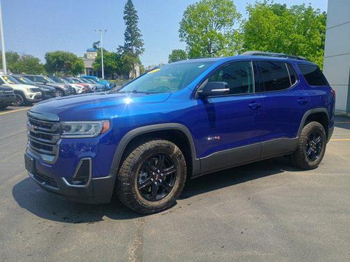 2023 GMC Acadia AWD AT4