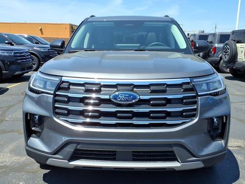 Carbonized Gray Metallic 2026 Ford Explorer Active