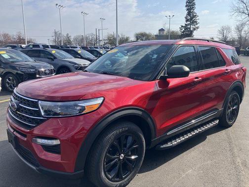 Rapid Red Metallic Tinted Clearcoat 2023 Ford Explorer XLT