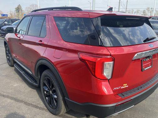 Rapid Red Metallic Tinted Clearcoat 2023 Ford Explorer XLT