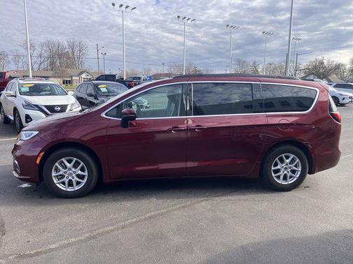 Velvet Red Pearlcoat 2023 Chrysler Pacifica Touring L