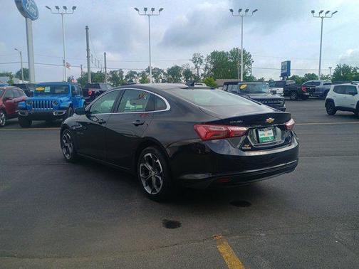 2022 Chevrolet Malibu FWD LT
