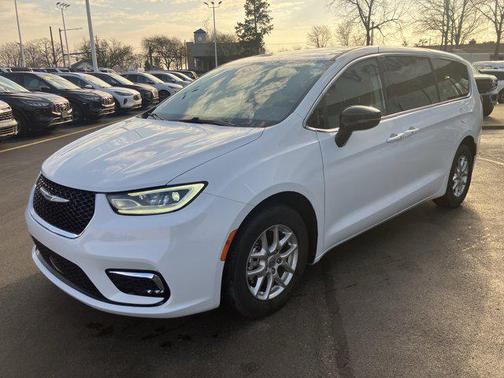 Bright White Clearcoat 2024 Chrysler Pacifica Touring L