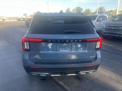 Vapor Blue Metallic 2025 Ford Explorer Active