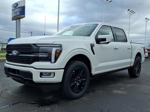 Star White Metallic Tri-Coat 2026 Ford F-150 Platinum