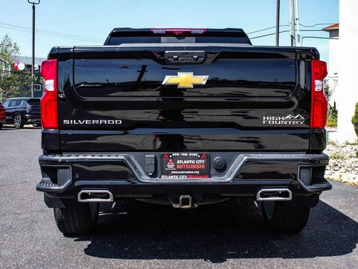 Black 2024 Chevrolet Silverado 1500 High Country