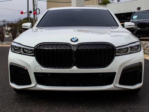 2022 BMW 750 i xDrive