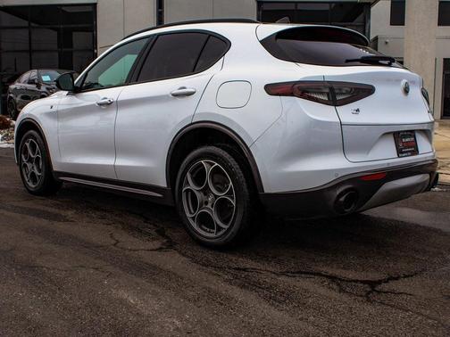 2024 Alfa Romeo Stelvio Ti