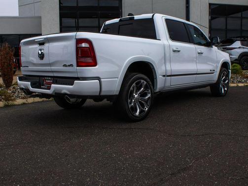 Bright White Clearcoat 2023 RAM 1500 Limited