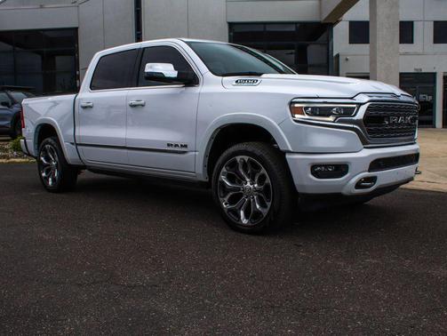 Bright White Clearcoat 2023 RAM 1500 Limited