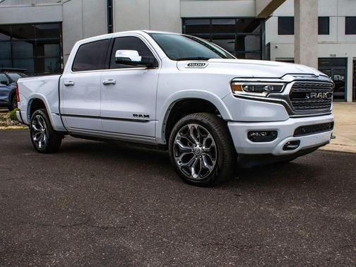 Bright White Clearcoat 2023 RAM 1500 Limited