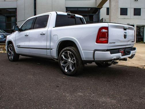 Bright White Clearcoat 2023 RAM 1500 Limited
