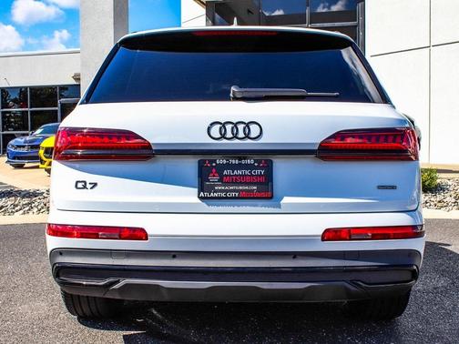 2023 Audi Q7 45 Premium Plus