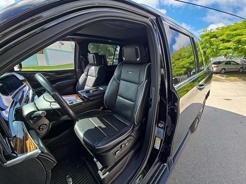 2021 Cadillac Escalade ESV Premium Luxury